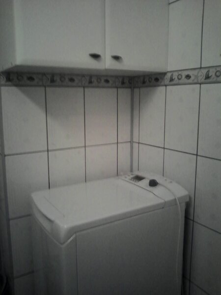 Decebal, Calea Calarasi, Muncii, metrou 3 minute.