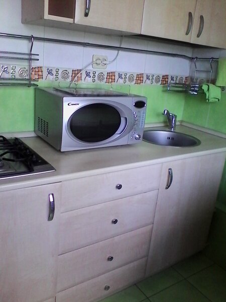 Decebal, Calea Calarasi, Muncii, metrou 3 minute.